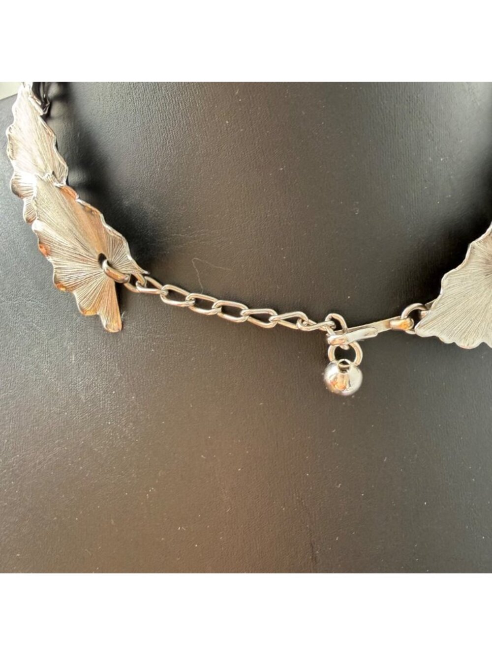Vintage Napier Bib Necklace Textured Leaf Choker Statement Signed Silver Tone - Picture 3 of 6